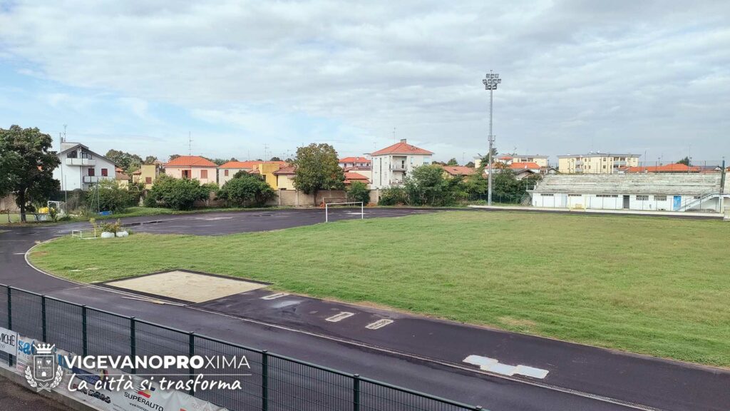 Stadio dante merlo la nuova pista di atletica e l'area per il salto in lungo in costruzione