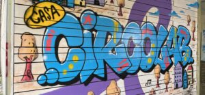 Graffito sulla parete esterna di Casa Circolab